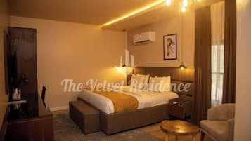 Rom – executive | Skrivebord, skrivebord for bærbar PC og wi-fi (inkludert)