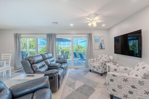 單棟房屋, 多張床 (Miramar Palms) | 客廳