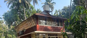 A Riverside Retreat  Holiday Home with Kitchen B1 - Deluxe 2+1-Wi-Fi-AC