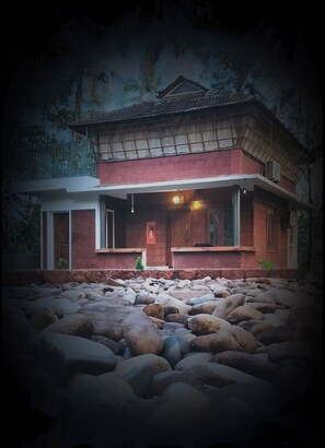 Exterior - A Riverside Retreat  Holiday Home with Kitchen B1 - Deluxe 2+1-Wi-Fi-AC (Iritty)