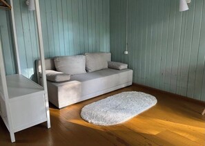 Smart-TV, Kamin, Bücher