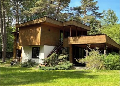 Charming 3-bedroom cottage in lovely Engure with WiFi