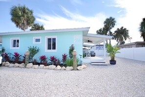 Casa, varias camas (Coconut Villa B) | Exterior