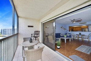 Condo, 1 Queen Bed with Sofa bed (Windward Point #507) | Outdoor dining
