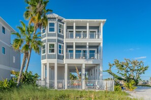 House, Multiple Beds (White Sugar Sands) | Exterior