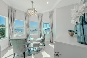 House, Multiple Beds (White Sugar Sands) | Living area