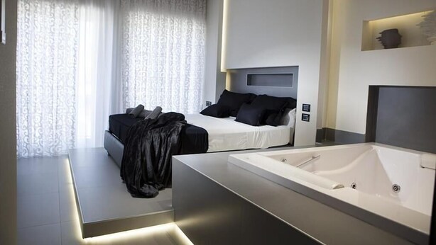 Sınıflandırılmamış resim, 17 üzerinden 1, düğme