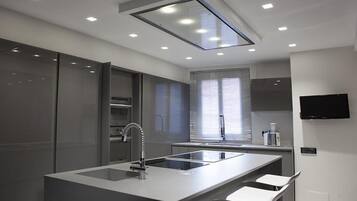 Apartemen Mewah, pemandangan kota | Dapur pribadi