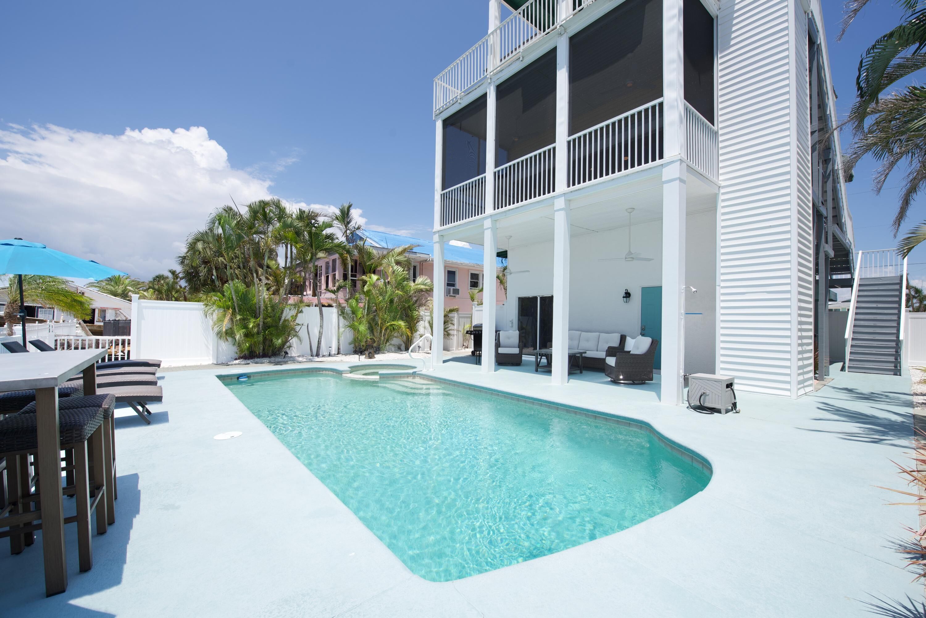 Casa, varias camas (Sunny Canal) | Alberca