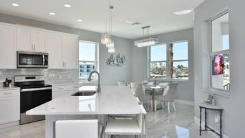 House, Multiple Beds (Sunsational Sunsets) | Private kitchen | Oven, toaster