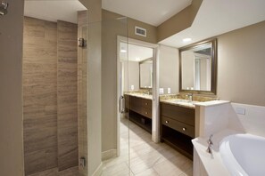 Bathroom - Gullwing #203 (Fort Myers Beach)