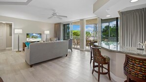 Living area - Gullwing #203 (Fort Myers Beach)