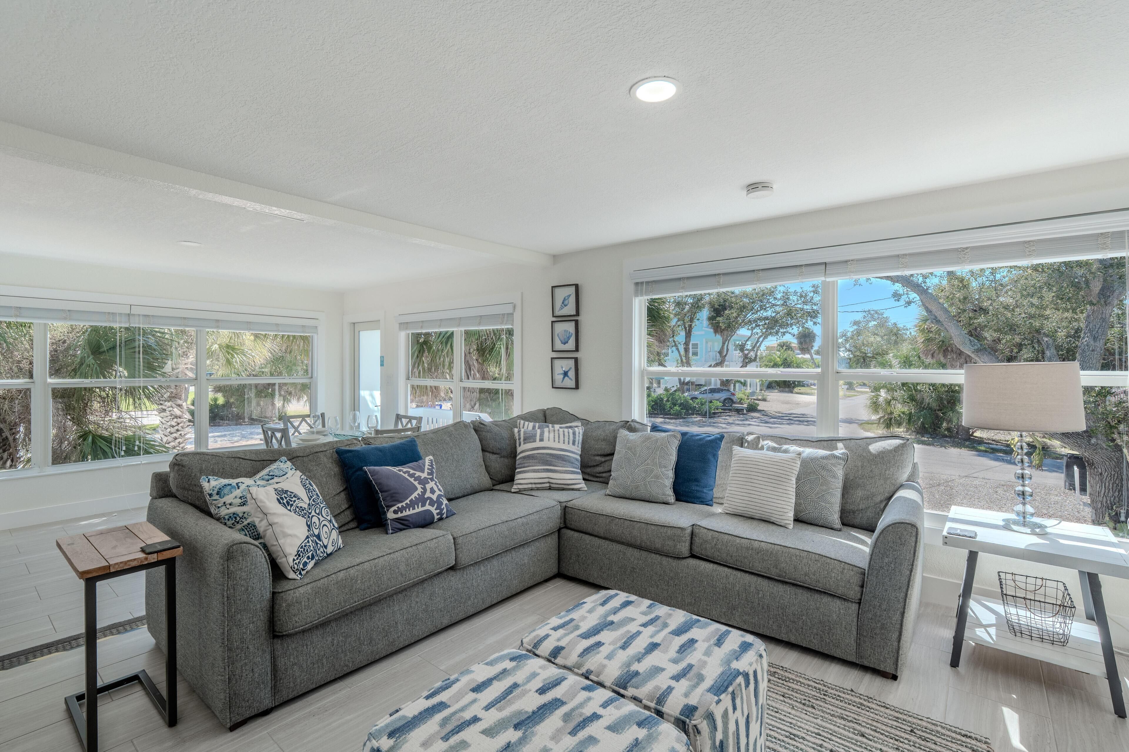 하우스, 침대(여러 개) (Blue Oasis) | 거실 공간