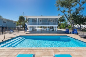 House, Multiple Beds (Blue Oasis) | Pool