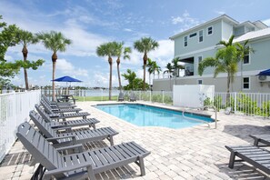 صورة غير مصنفة، 4 من 56، زرّ