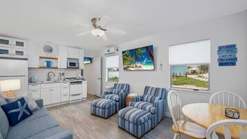 Casa, 1 cama King size y sofá cama (Lucky Charm 1) | Área de sala de estar