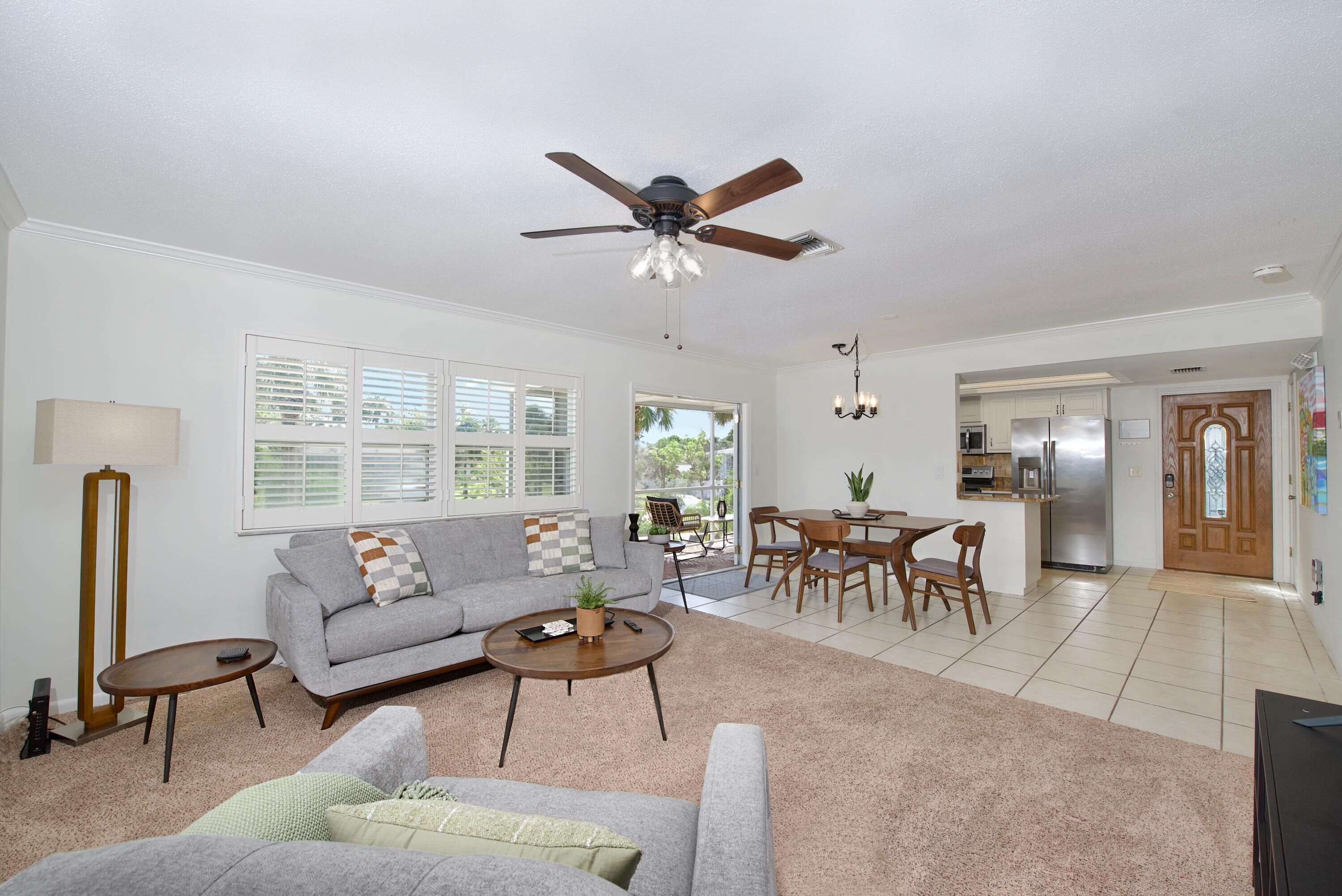 House, 2 Queen Beds (Beach Bungalow) | Living area