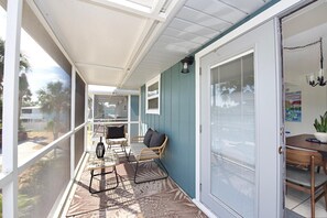 Casa, 2 camas Queen size (Beach Bungalow) | Restaurante al aire libre