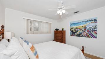 House, 1 Queen Bed (Beach Bungalow 1) | 2 bedrooms