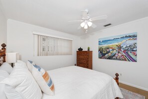 House, 1 Queen Bed (Beach Bungalow 1) | 2 bedrooms