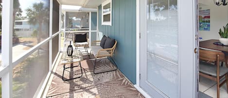 House, 2 Queen Beds (Beach Bungalow 2) | Outdoor dining
