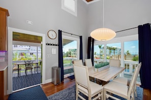 Dining - Flip Flops Forever (Fort Myers Beach)