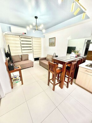 تلفزيون ذكي، مشغل دي في دي، مكتبة موسيقى، مكتبة فيديو