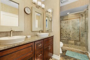 House, Multiple Beds (The Sanctuary) | Bathroom