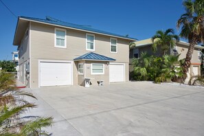 House, Multiple Beds (Kokomo) | Exterior