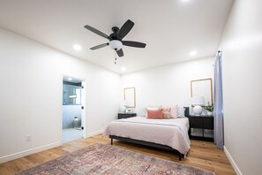 4 Schlafzimmer, Reisekinderbett, kostenloses WLAN, Bettwäsche
