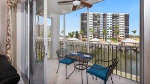 Huoneisto, useita sänkyjä (Casa Marina III-711) | Ulkoruokailutilat