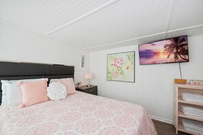 House, Multiple Beds (Bikinis & Martinis) | 3 bedrooms - Bikinis & Martinis (Fort Myers Beach)