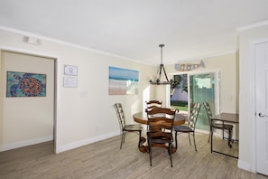 House, Multiple Beds (Coral By The Sea) | Dining - Coral By The Sea (Fort Myers Beach)