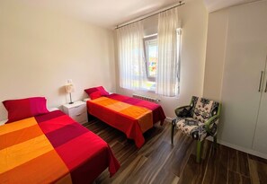 4 Schlafzimmer, Bügeleisen/Bügelbrett, kostenloses WLAN, Bettwäsche