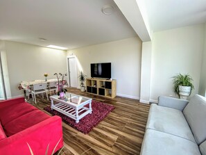 Smart TV, DVD player, stereo
