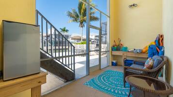 House, Multiple Beds (Drift Inn) | Interior