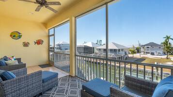 House, Multiple Beds (Drift Inn) | Terrace/patio