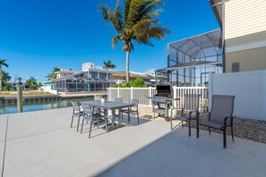 House, Multiple Beds (Drift Inn) | Outdoor dining