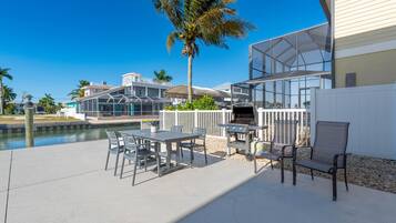 House, Multiple Beds (Drift Inn) | Outdoor dining