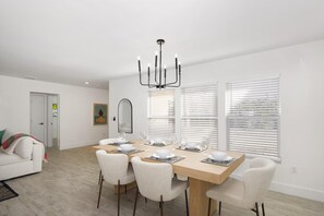 Ferienhaus, Mehrere Betten (The Pink Lily) | Speisen