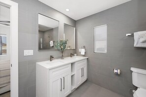 Ferienhaus, Mehrere Betten (The Pink Lily) | Badezimmer