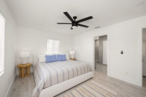 House, Multiple Beds (The Pink Lily) | 3 bedrooms - The Pink Lily (Fort Myers Beach)