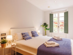 2 bedrooms, iron/ironing board, Internet, bed sheets