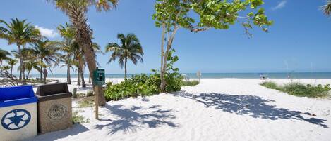 ハウス ベッド (複数台) (Sandy Toes Cottage) | ビーチ | ビーチの近く