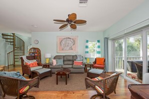 House, Multiple Beds (Sandy Toes Cottage) | Living area
