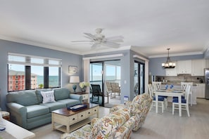 Huoneisto, 1 suuri parisänky ja vuodesohva (Bel Air Beach Club Penthouse 503) | Oleskelualue