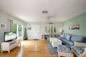 ハウス ベッド (複数台) (The Big Blue) | リビング エリア