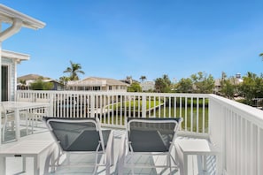 House, Multiple Beds (The Big Blue) | Outdoor dining