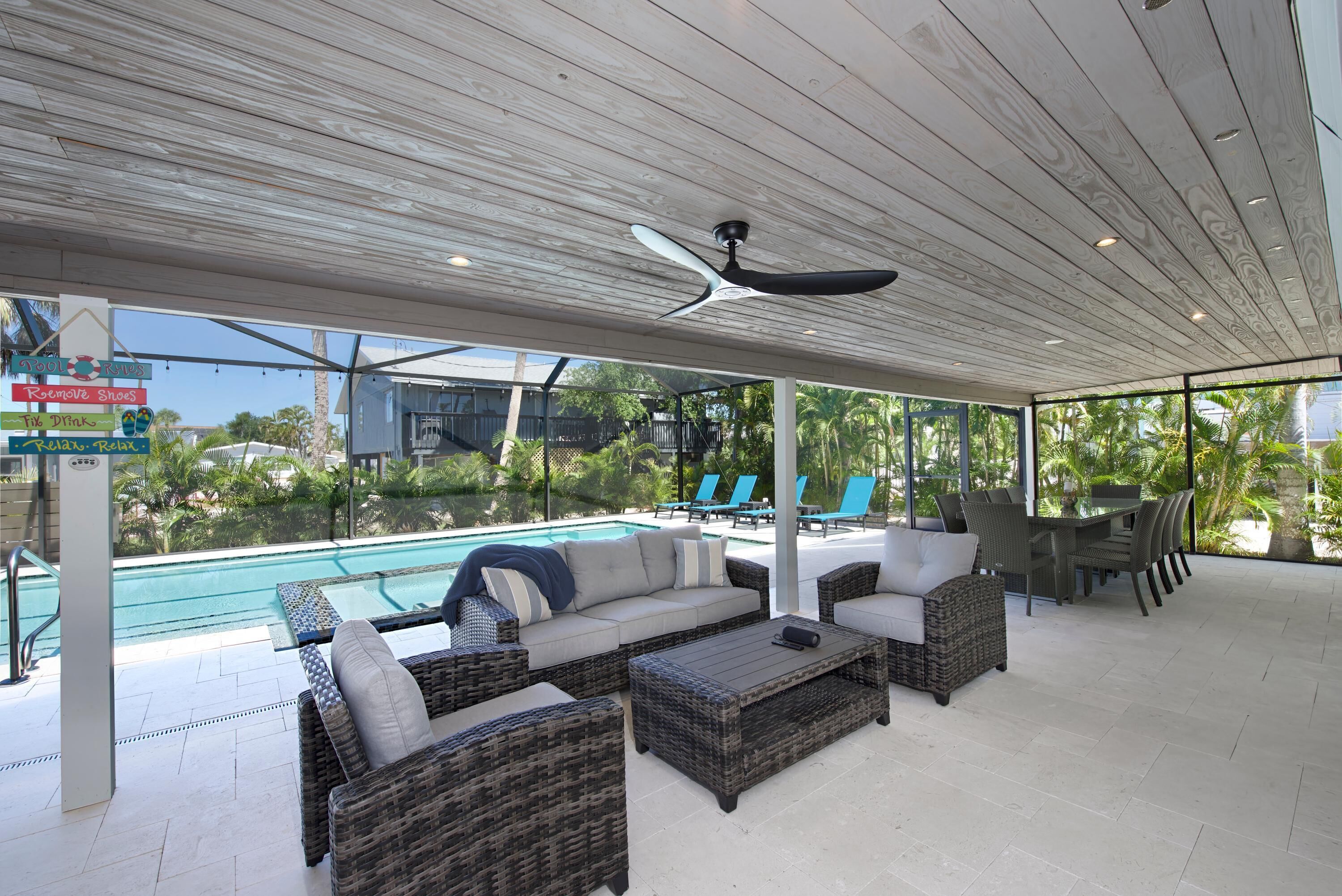 House, Multiple Beds (Changes In Latitudes) | Outdoor dining