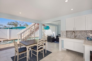 House, Multiple Beds (Montishello on Jefferson) | Outdoor dining